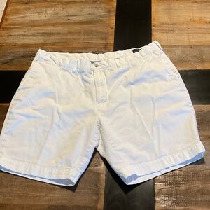 Polo Ralph Lauren men’s shorts. Classic fit 9” white. Size 42